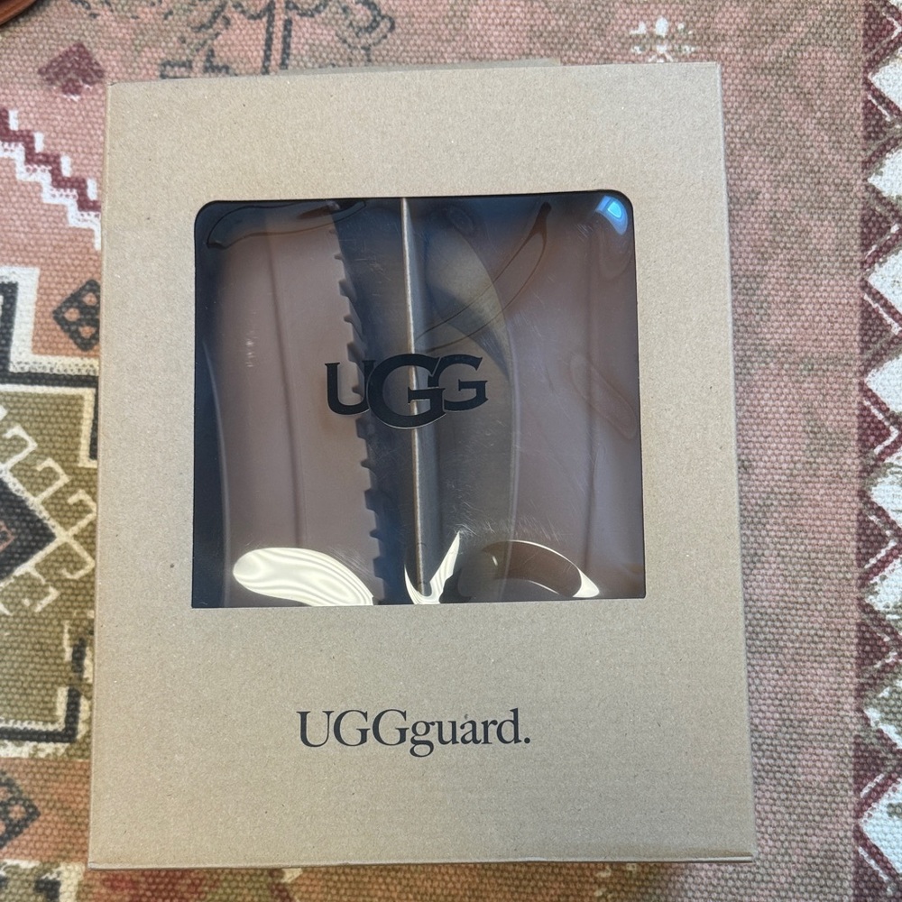 NWT UGG Guard in Tan Box